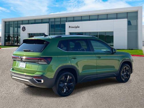 2025 Volkswagen Taos 1.5T SE