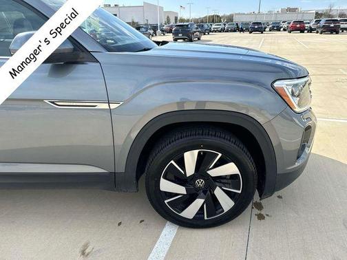 2024 Volkswagen Atlas Cross Sport 2.0T SE w/Technology 4MOTION