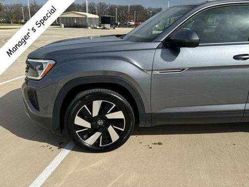2024 Volkswagen Atlas Cross Sport 2.0T SE w/Technology 4MOTION