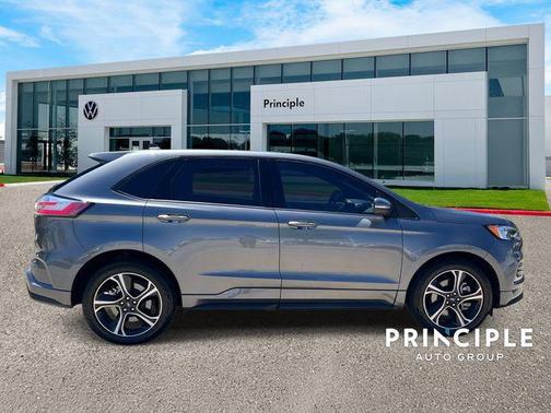Gray Metallic 2023 Ford Edge ST