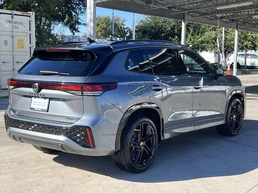 2025 Volkswagen Tiguan 2.0T SE R-Line Black