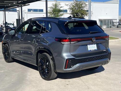 2025 Volkswagen Tiguan 2.0T SE R-Line Black