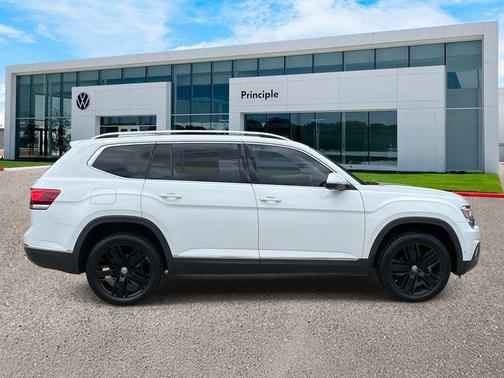 2018 Volkswagen Atlas 3.6L SEL Premium