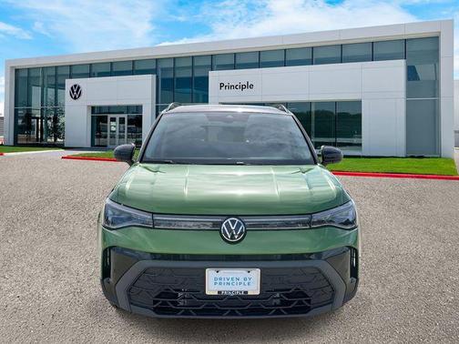 2025 Volkswagen Taos 1.5T SE Black
