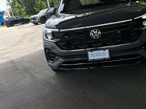 2025 Volkswagen Atlas 2.0T SEL Premium R-Line 4MOTION