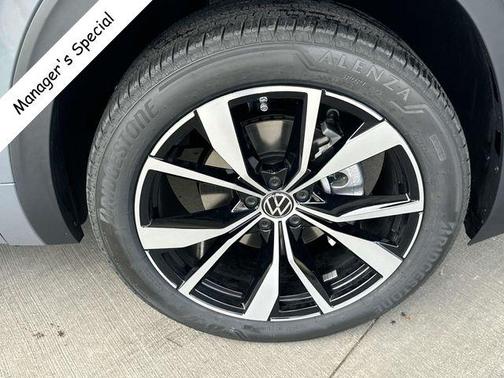 2025 Volkswagen Atlas 2.0T SEL Premium R-Line 4MOTION