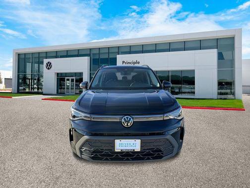 2025 Volkswagen Taos 1.5T SE Black
