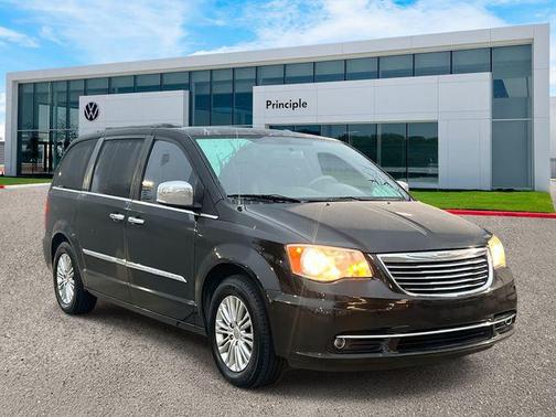2015 Chrysler Town & Country Touring-L