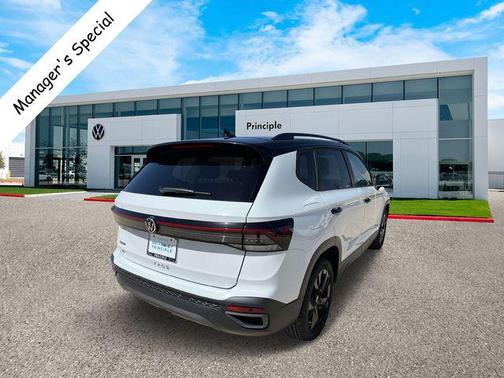 2025 Volkswagen Taos 1.5T SE Black