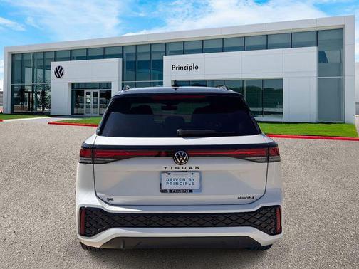 2025 Volkswagen Tiguan 2.0T SE R-Line Black