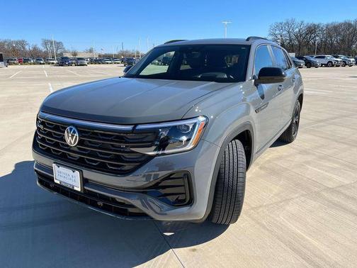 2025 Volkswagen Atlas Cross Sport 2.0T SEL
