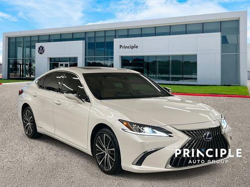 2022 Lexus ES 300h Base