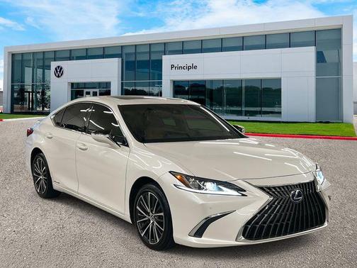 2022 Lexus ES 300h Base