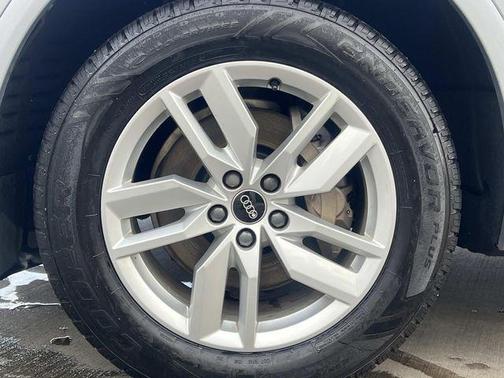 2022 Audi Q5 45 S line Premium