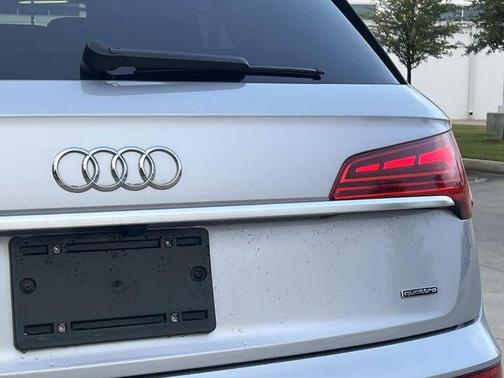 2022 Audi Q5 45 S line Premium