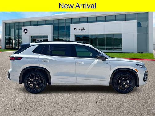 2025 Volkswagen Tiguan 2.0T SE R-Line Black