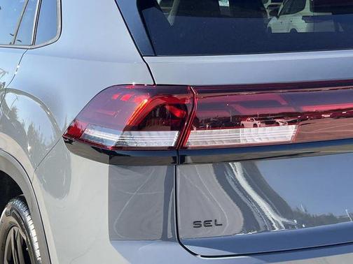 2026 Volkswagen Atlas Cross Sport 2.0T SEL