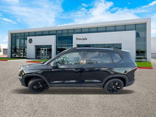 2025 Volkswagen Taos 1.5T SE Black