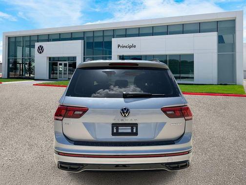 2024 Volkswagen Tiguan 2.0T SE R-Line Black