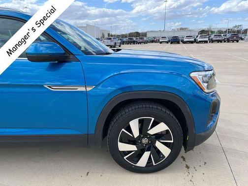 2024 Volkswagen Atlas Cross Sport 2.0T SE w/Technology 4MOTION