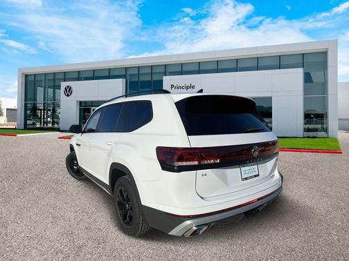 2025 Volkswagen Atlas 2.0T Peak Edition