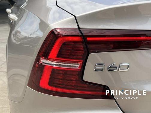 2024 Volvo S60 B5 Core Dark Theme