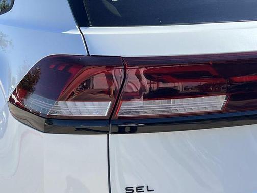 2026 Volkswagen Atlas Cross Sport 2.0T SEL