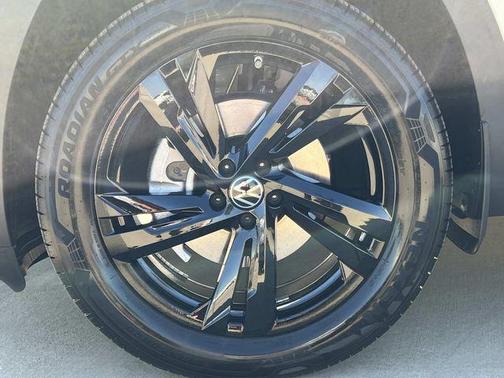 2026 Volkswagen Atlas Cross Sport 2.0T SEL