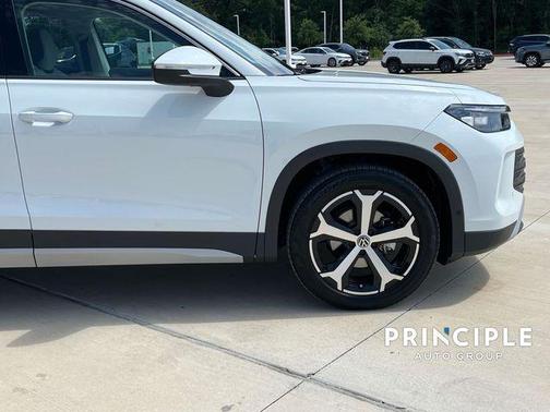 2025 Volkswagen Tiguan 2.0T SE