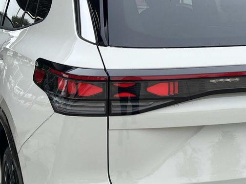 2026 Volkswagen Tiguan 2.0T SEL R-Line 4MOTION