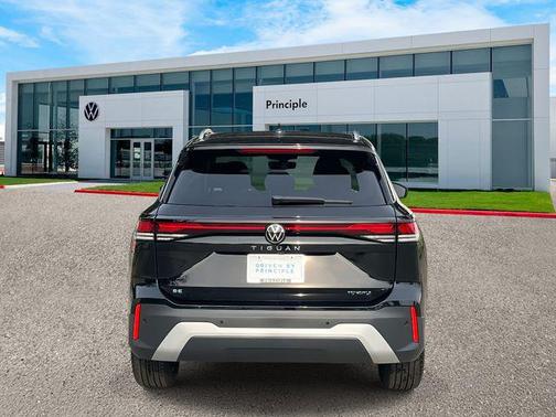 2025 Volkswagen Tiguan 2.0T SE