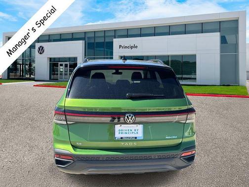 2025 Volkswagen Taos 1.5T SE Black