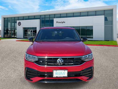 2024 Volkswagen Tiguan 2.0T SE R-Line Black