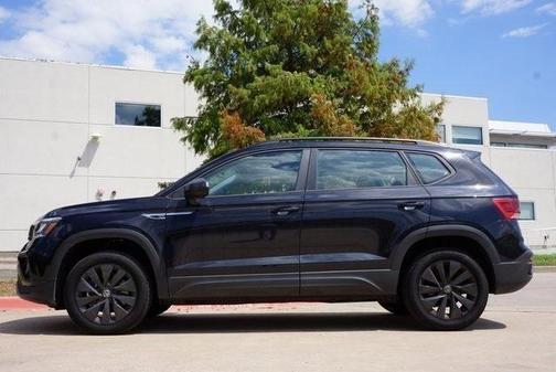 Photo 4 of 30 of 2022 Volkswagen Taos 1.5T S