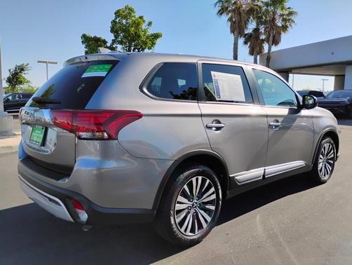 2020 Mitsubishi Outlander ES