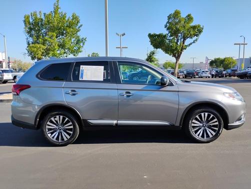2020 Mitsubishi Outlander ES
