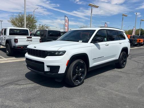 2025 Jeep Grand Cherokee L Laredo