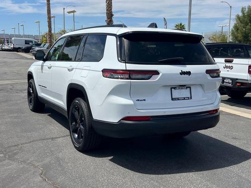 2025 Jeep Grand Cherokee L Laredo
