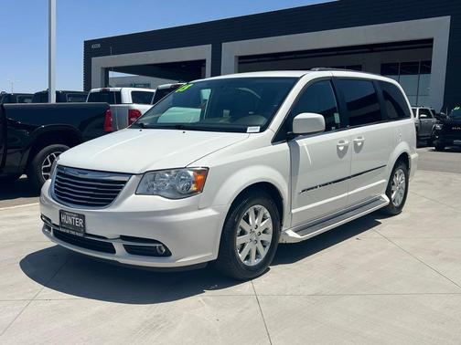 2013 Chrysler Town & Country Touring