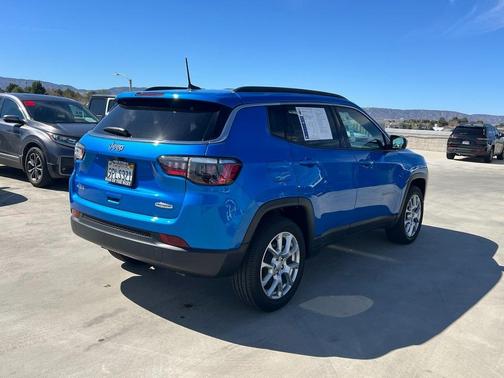 2024 Jeep Compass Latitude Lux