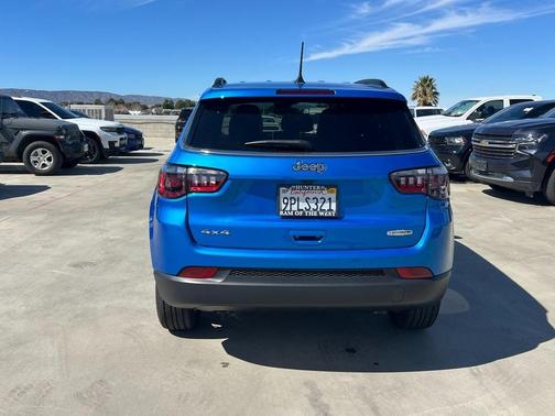 2024 Jeep Compass Latitude Lux