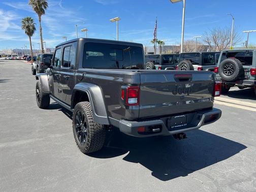 2025 Jeep Gladiator Sport