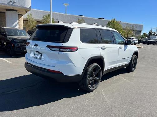 2025 Jeep Grand Cherokee L Laredo