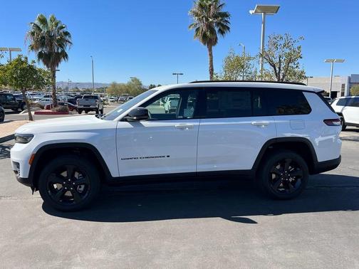 2025 Jeep Grand Cherokee L Laredo