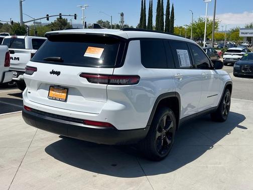 2023 Jeep Grand Cherokee L Laredo