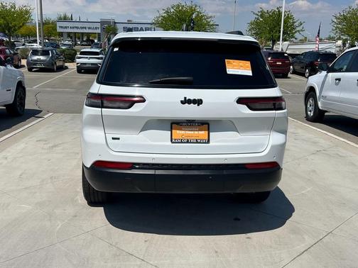 2023 Jeep Grand Cherokee L Laredo