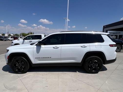 2023 Jeep Grand Cherokee L Laredo