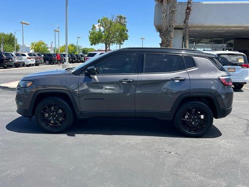 2023 Jeep Compass Altitude