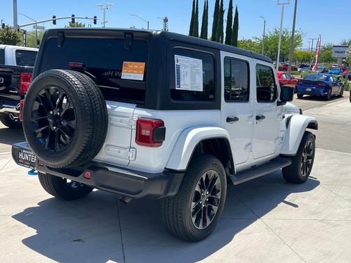 2022 Jeep Wrangler Unlimited 4xe Sahara