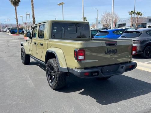 2025 Jeep Gladiator Sport